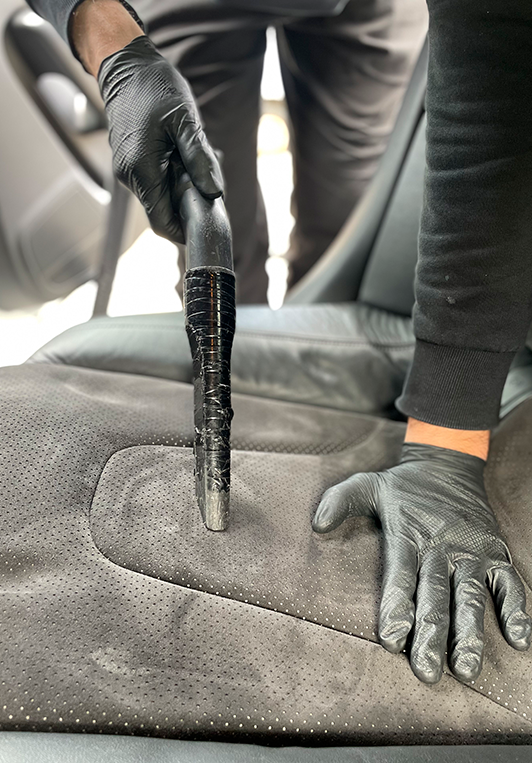 Voiture nettoyée - finition brillante